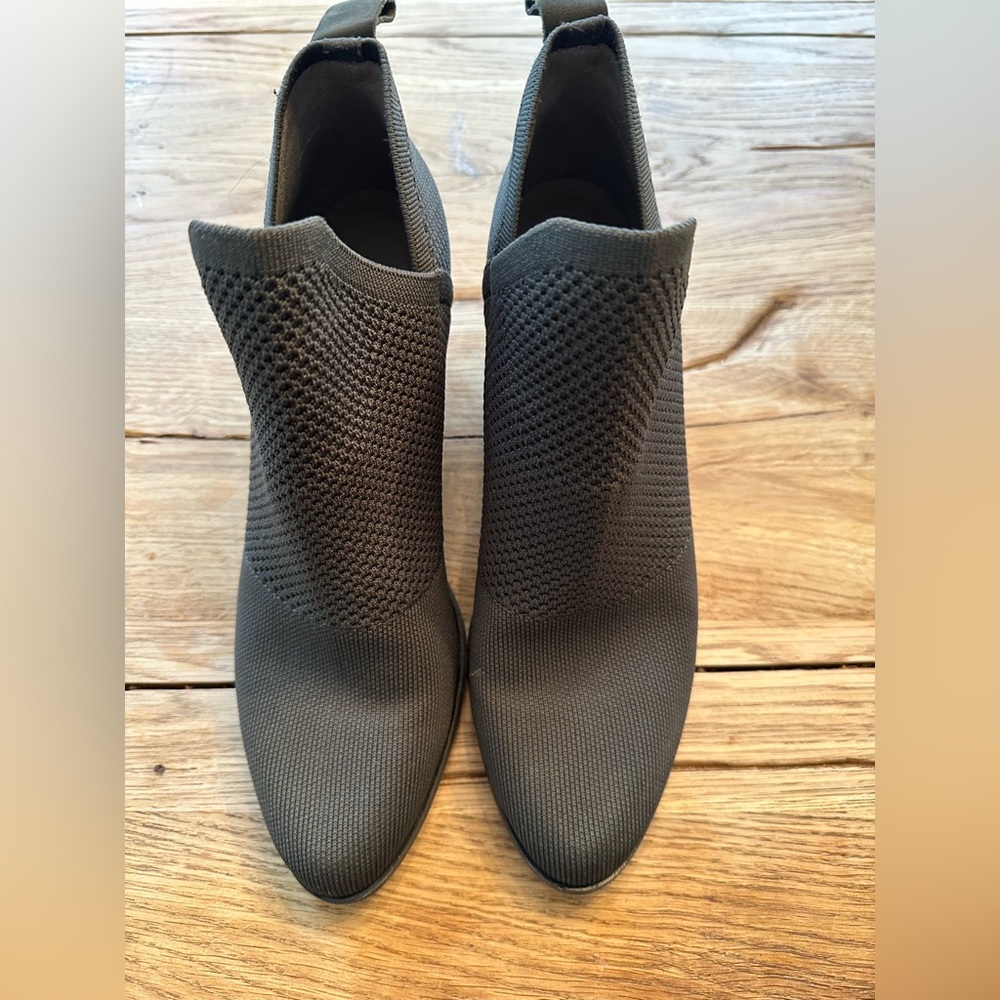 Eileen Fisher size 10 booties